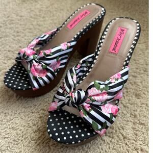 Betsey Johnson Black & Pink Floral Striped Knot Platform Sandals